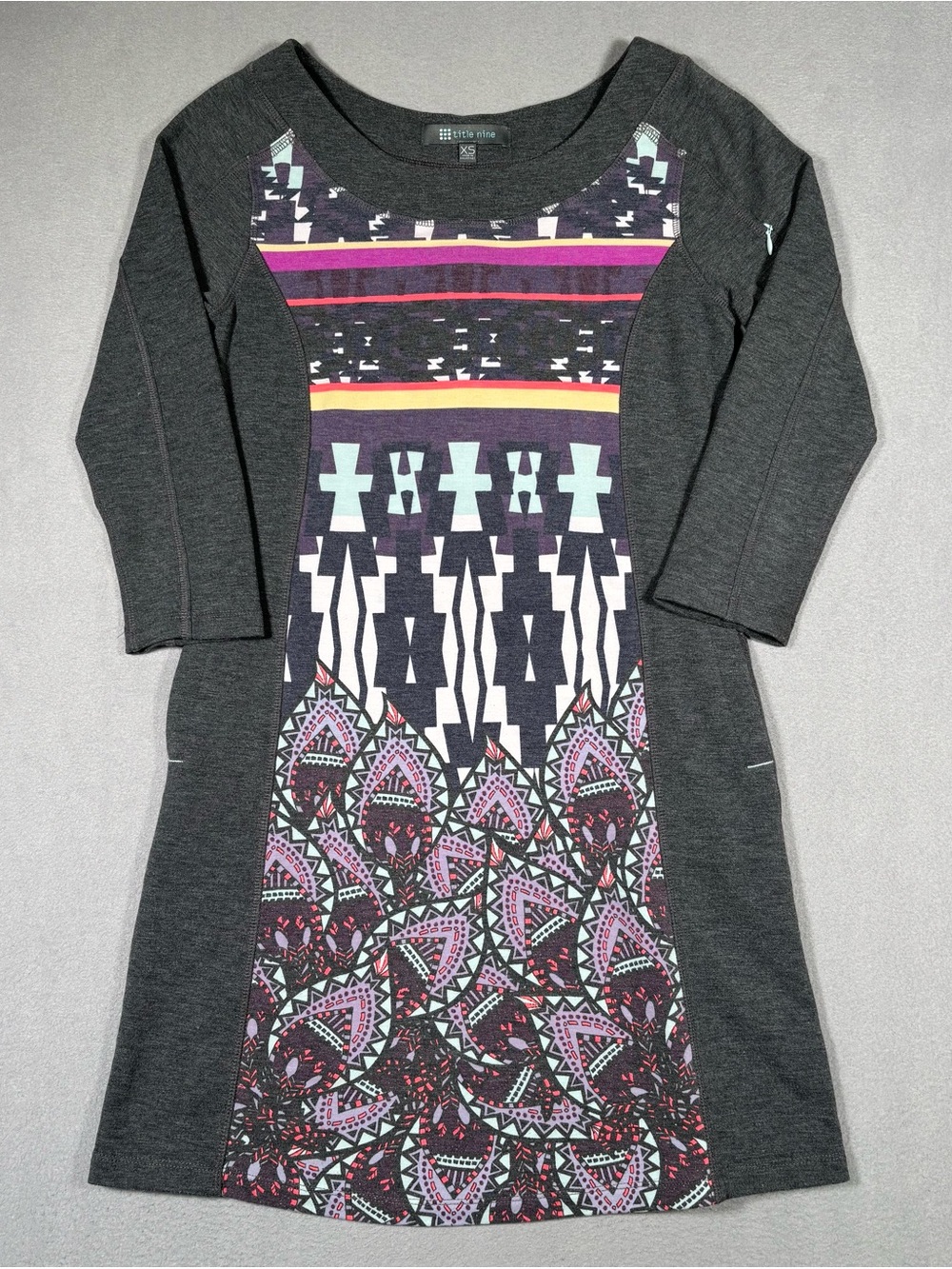 Title Nine 3/4 Sleeve Dress Women’s X-Small Gray Geometric Outdoors Pockets